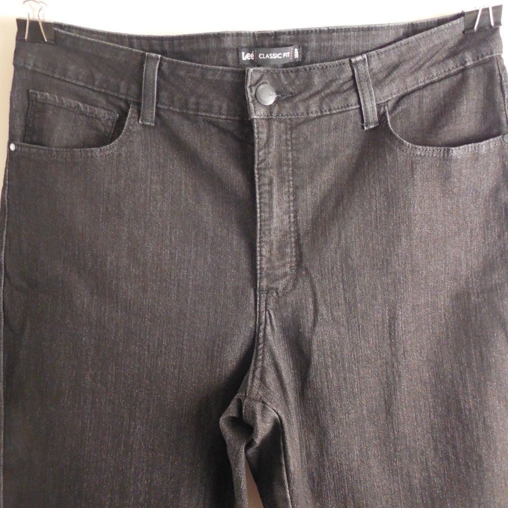 431028...Lee Straight leg Jeans Size 18W, W34" 31"Inseam  11"Rise
