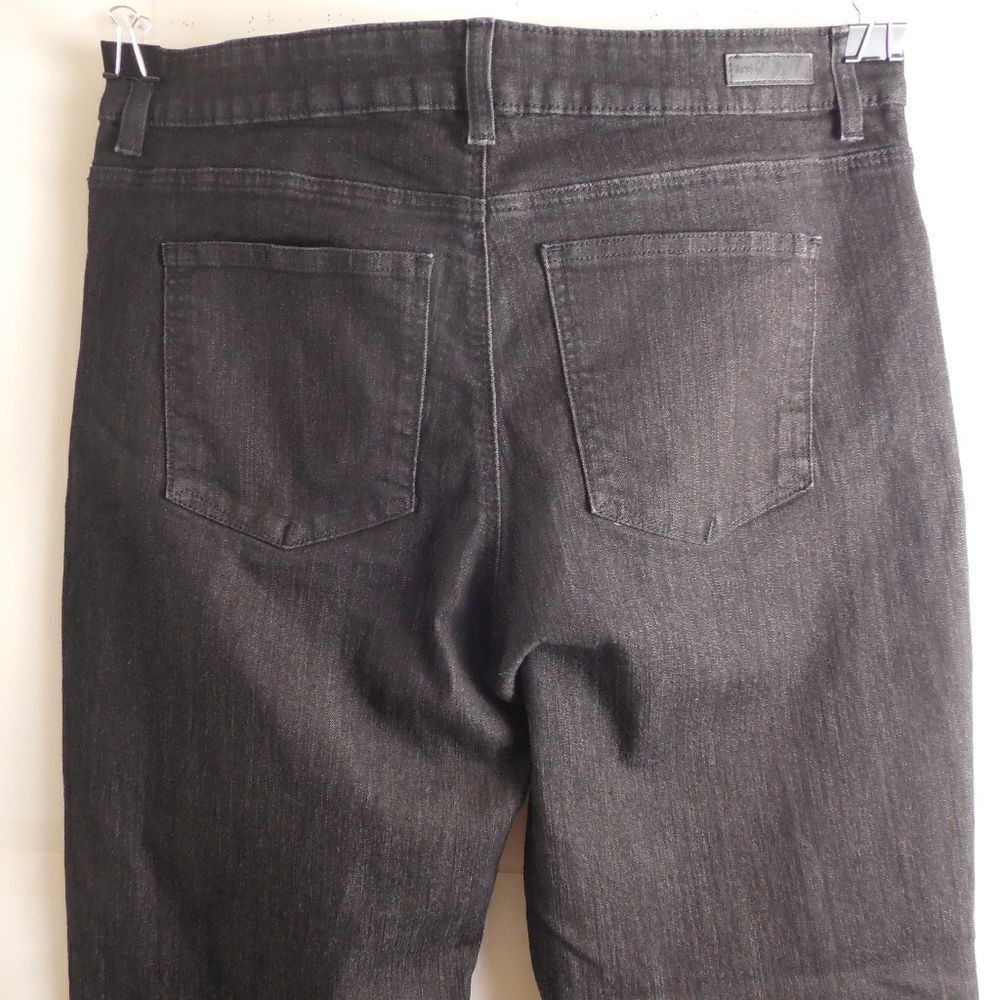 431028...Lee Straight leg Jeans Size 18W, W34" 31"Inseam  11"Rise