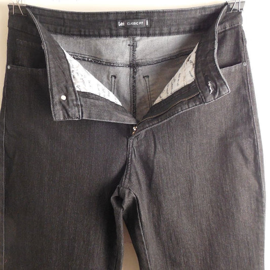 431028...Lee Straight leg Jeans Size 18W, W34" 31"Inseam  11"Rise