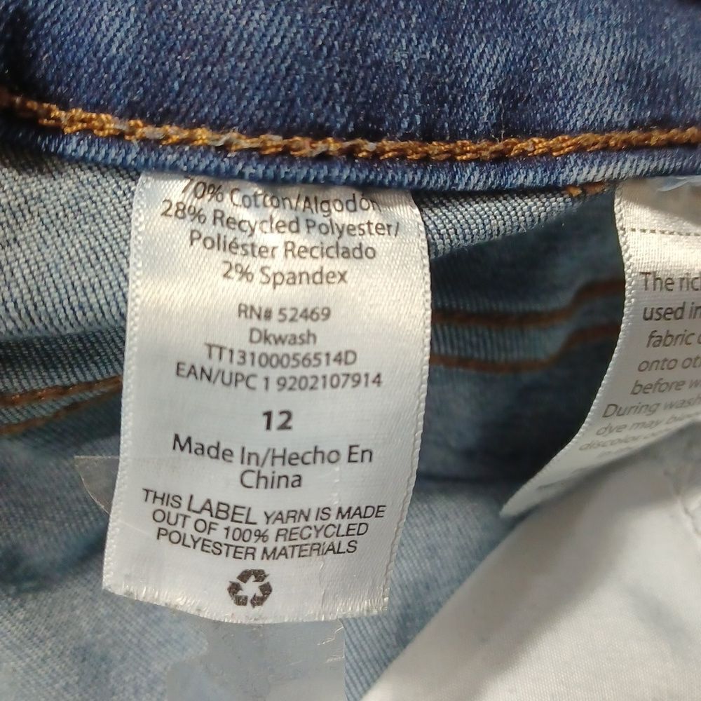 698010....Time and Tru High Rise Skinny Jeans Size 12, W28" 22"Inseam 11"Rise
