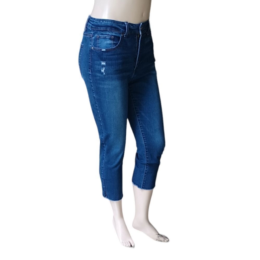 698010....Time and Tru High Rise Skinny Jeans Size 12, W28" 22"Inseam 11"Rise
