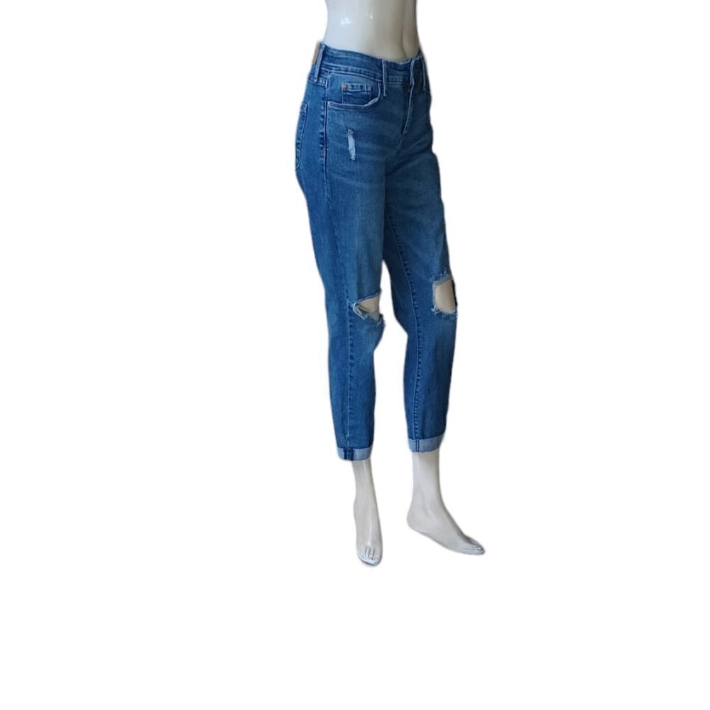 697910.....Denizen by Levi's Mid-Rise Boyfriend Jeans Size 2 W26