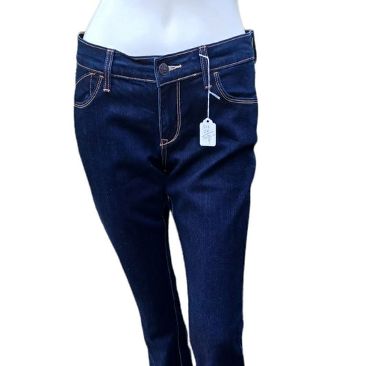 10309....Old Navy Flirt Bootcut Jeans Size 2R, W28" 31"Inseam  8"Rise