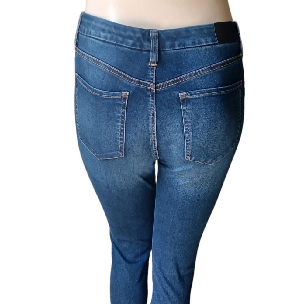 1029......BCBGeneration Mid-Rise Curvy Skinny Jeans Size 13/31