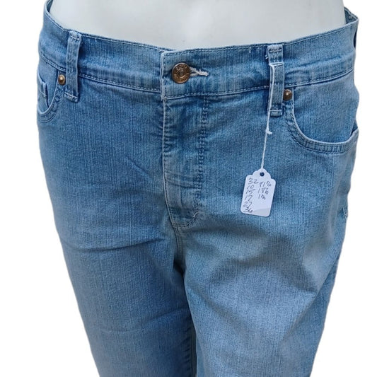 121510..Gloria Vanderbilt Crop Jeans Size 6,  W28" 16"Inseam 10"Rise