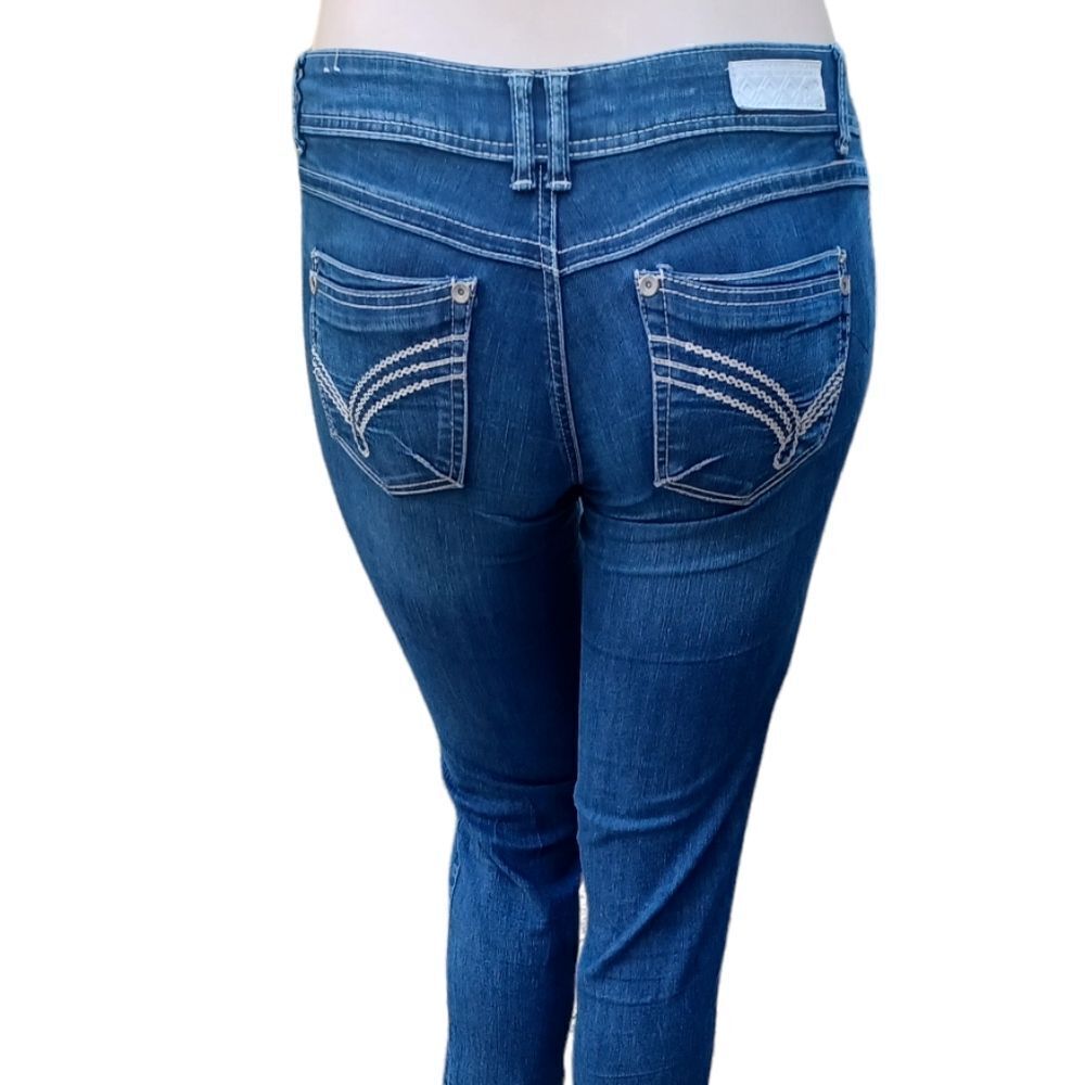 52687...Jolt Skinny Jeans Size 7, W31"  26"Inseam  8"Rise