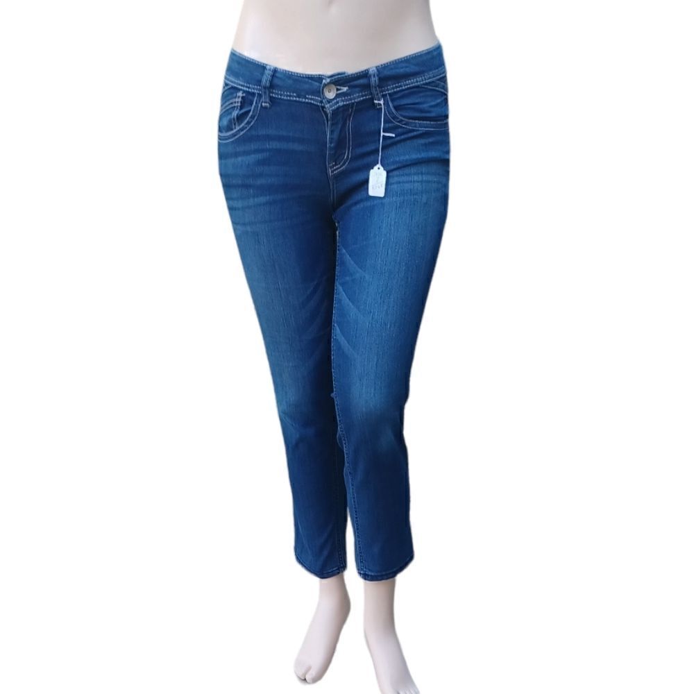 52687...Jolt Skinny Jeans Size 7, W31"  26"Inseam  8"Rise