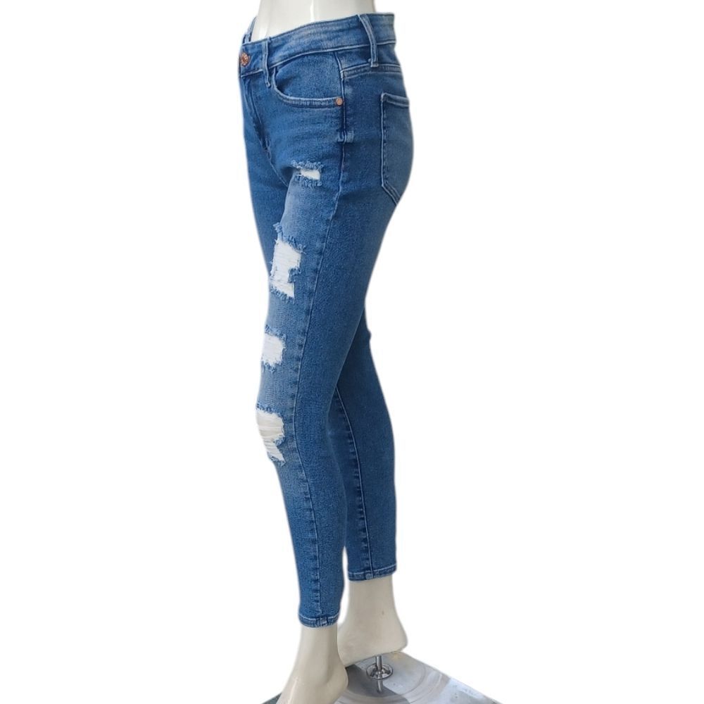 5014...Guess Skinny Jeans Size 26, 25" Inseam 8" Rise