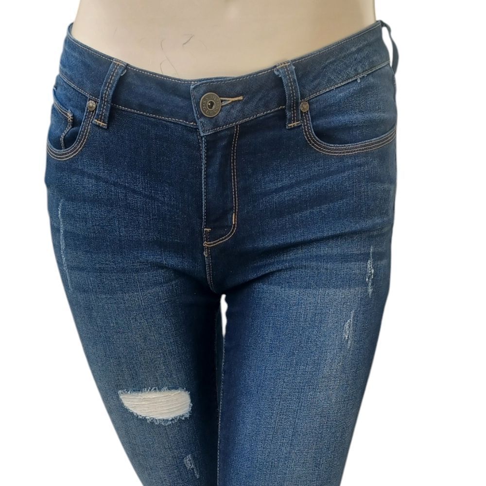 5018....Guess Skinny Jeans Size 31, 31" Inseam 9" Rise