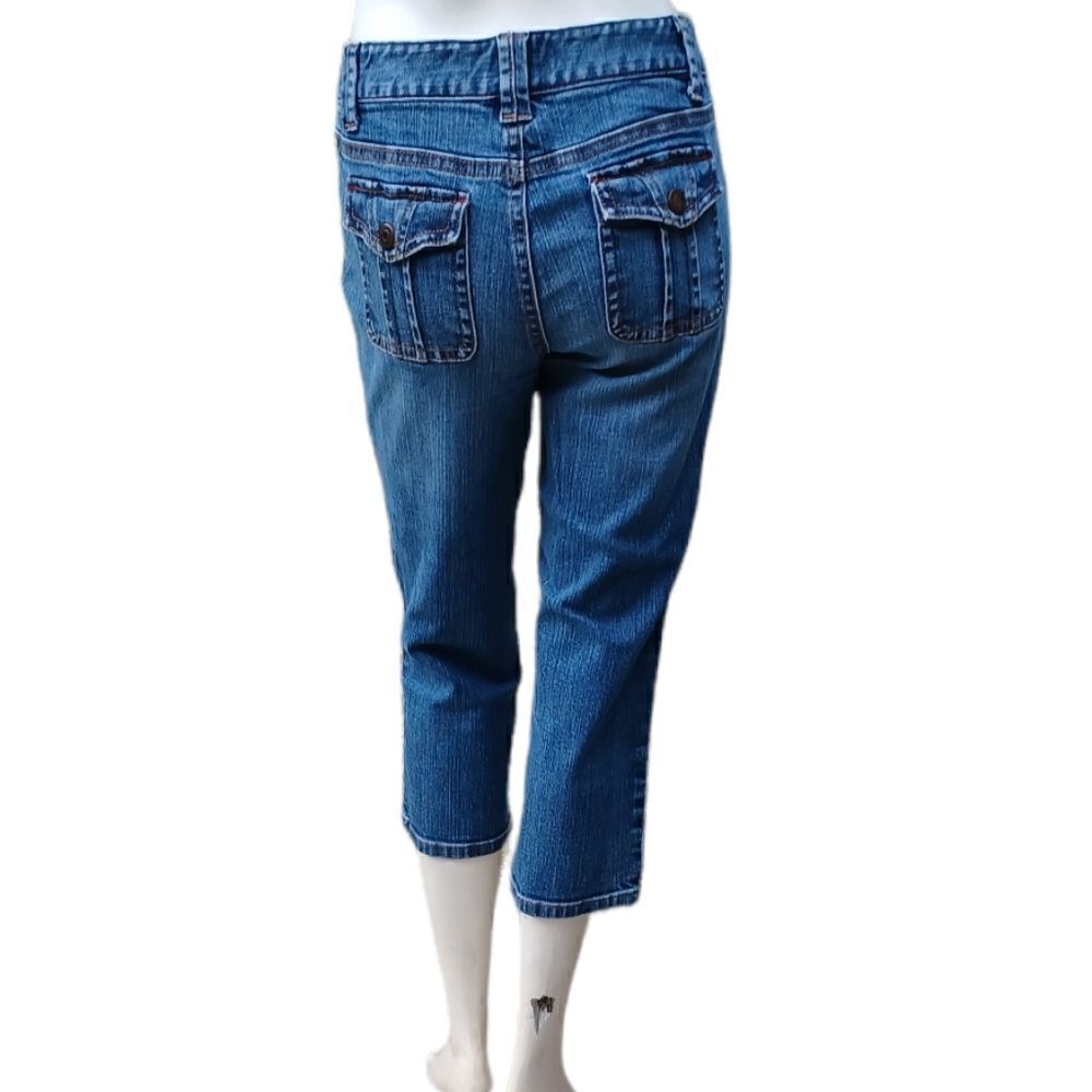 419648....Ann Taylor Crop Jeans Size 6, 30" Waist 21" Inseam 7" Rise