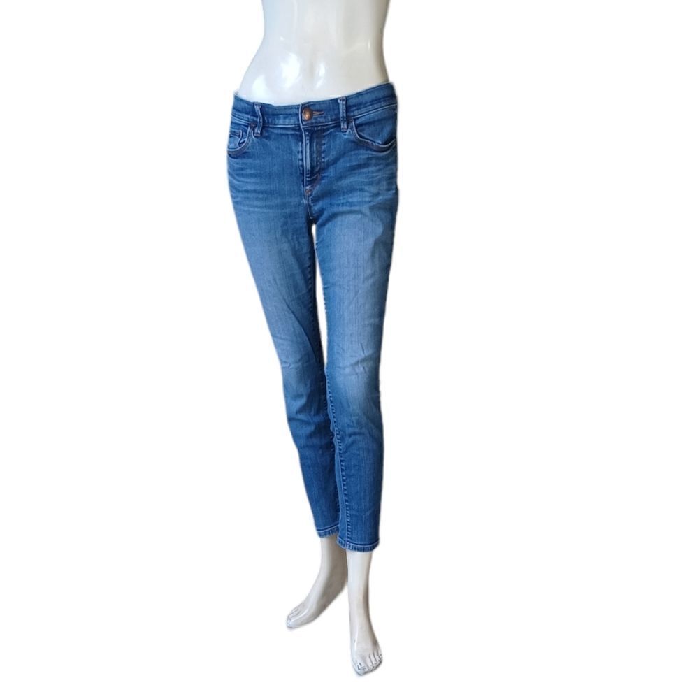 697439.....Ann Taylor Loft Skinny Jeans Size  29/6P, 8" Rise