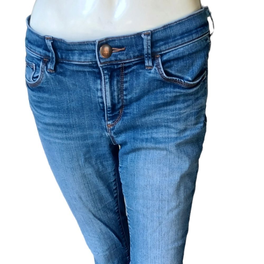 697439.....Ann Taylor Loft Skinny Jeans Size  29/6P, 8" Rise