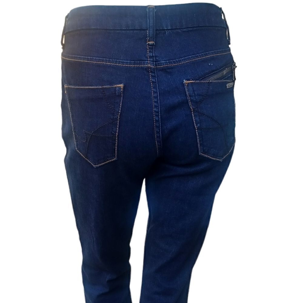 668534....Kenneth Cole Bootcut Jeans Size 27, W28"  32"Inseam  7"Rise