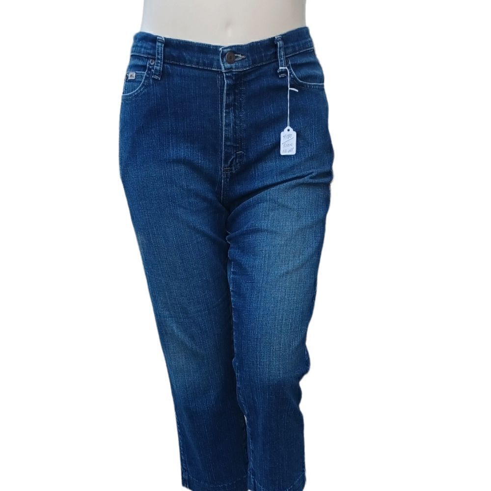 41801...Lee Straight leg Jeans Size 12M, W31" 24"Inseam 11"Rise