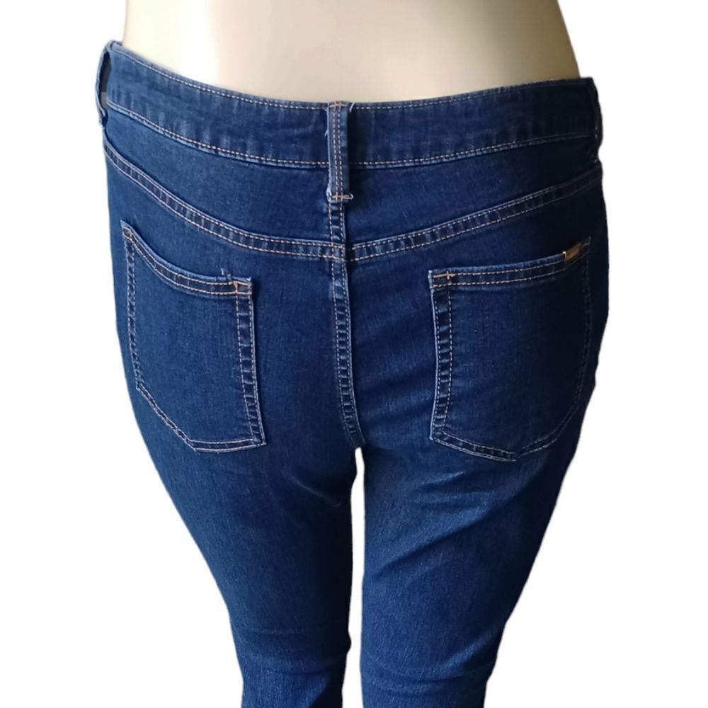 7009938.....Jennifer Lopez Skinny Jeans Size 14, W32" 29"Inseam 9 1/2"Rise