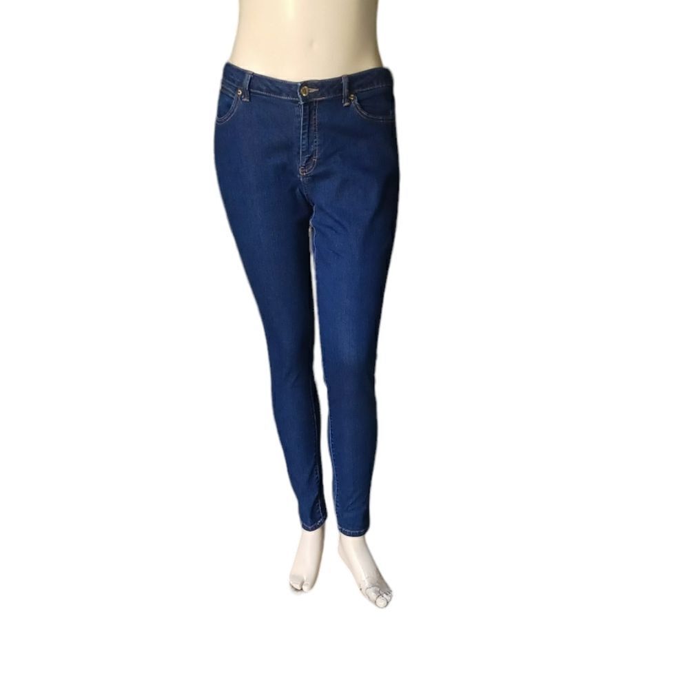 7009938.....Jennifer Lopez Skinny Jeans Size 14, W32" 29"Inseam 9 1/2"Rise