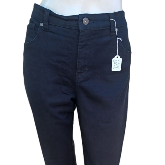 121015..Gloria Vanderbilt Straight Leg Black Jeans