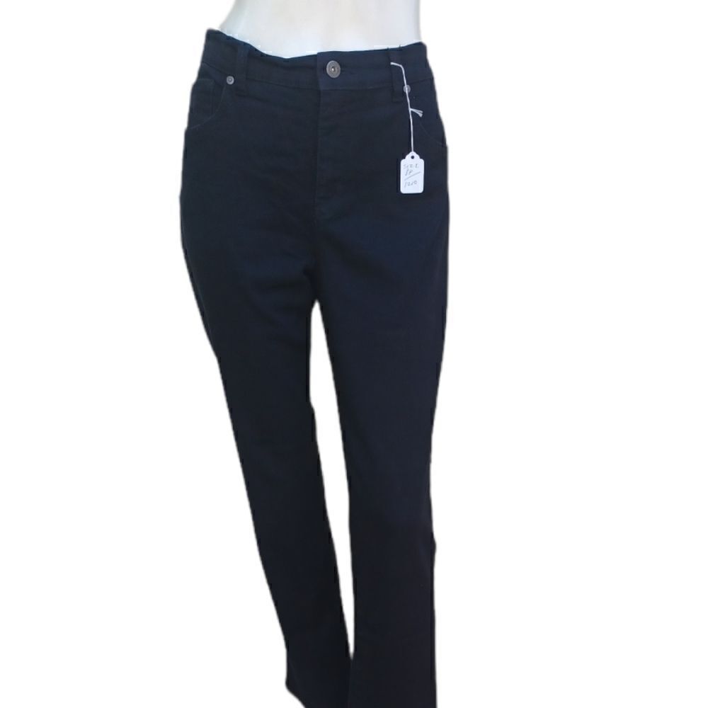 121015..Gloria Vanderbilt Straight Leg Black Jeans