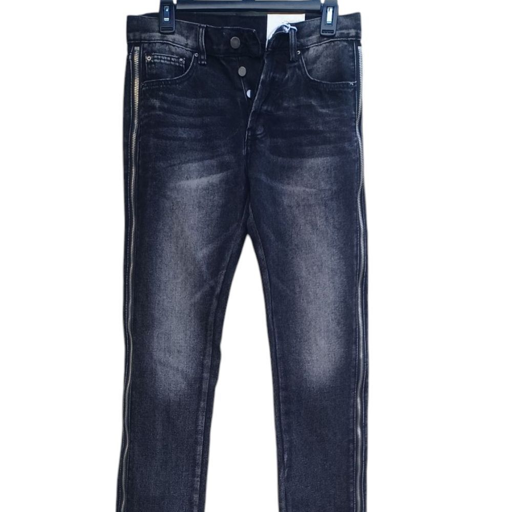 8181.....mnmi Straight Leg Jeans Size 28, 32" Inseam 10" Rise