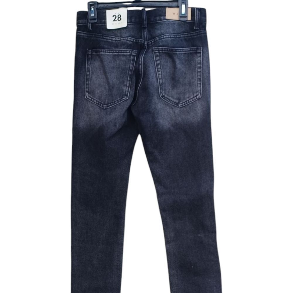 8181.....mnmi Straight Leg Jeans Size 28, 32" Inseam 10" Rise
