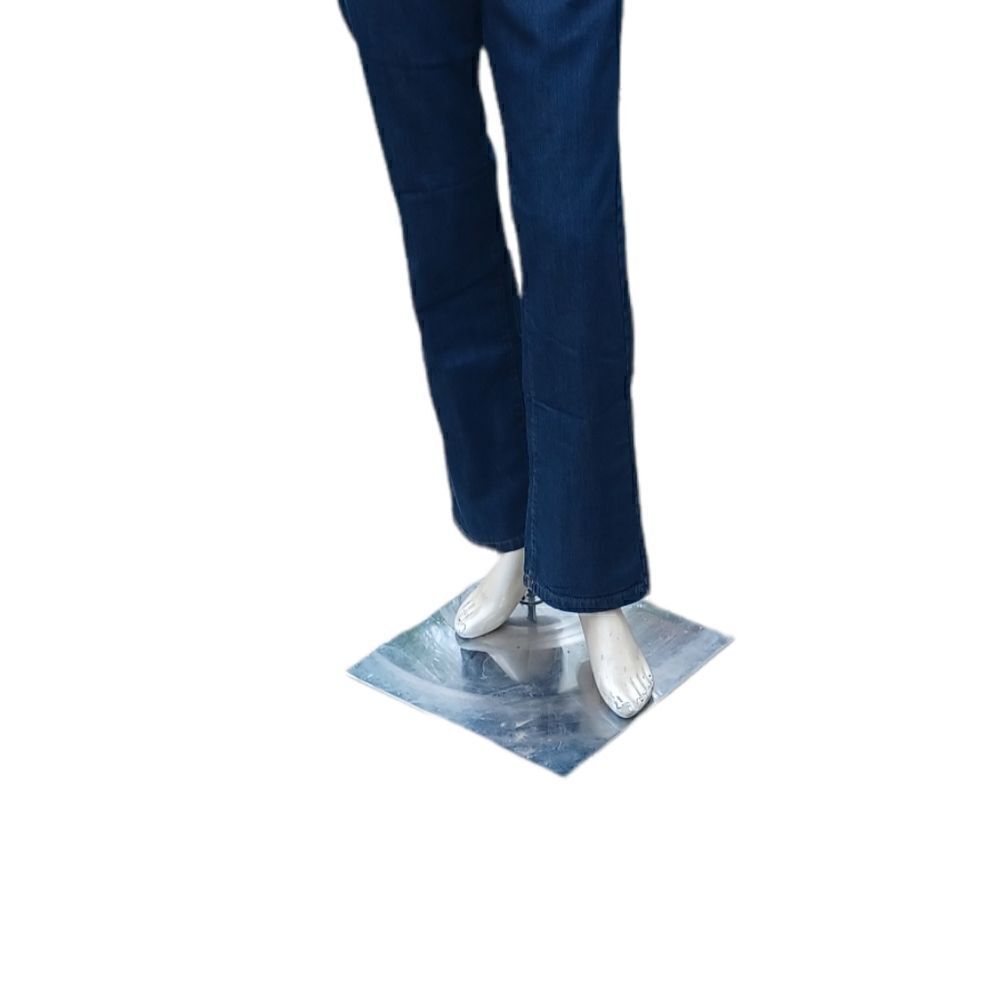 447710...Natural Reflections Straight leg Size 6. W28" 30"Inseam  10"Rise