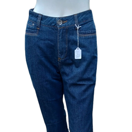 447710...Natural Reflections Straight leg Size 6. W28" 30"Inseam  10"Rise