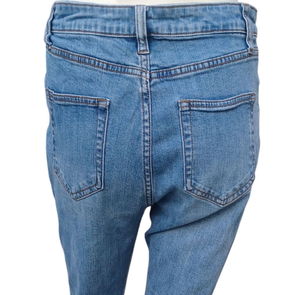 8146....Wild Fable Straight leg Jeans Size 4