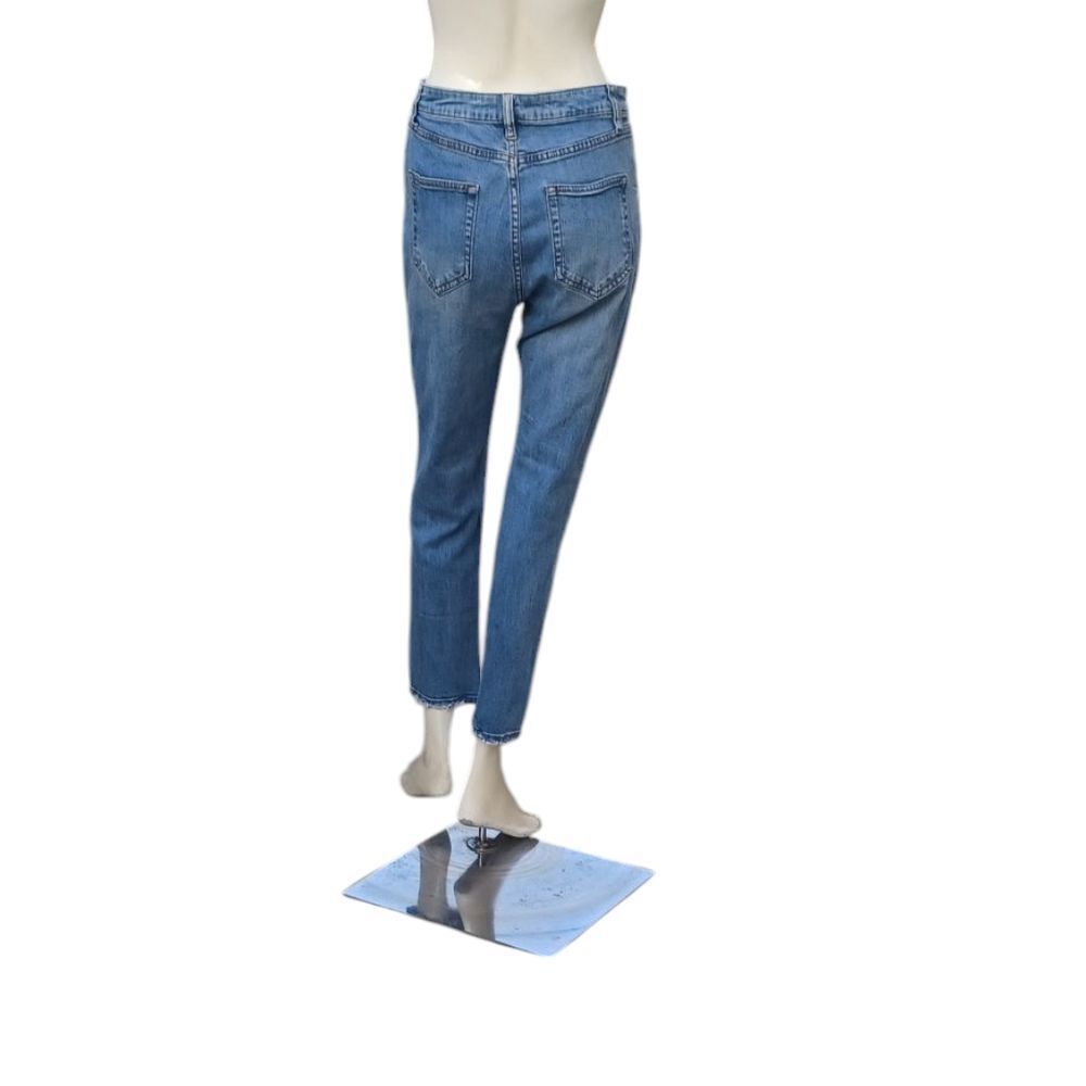 8146....Wild Fable Straight leg Jeans Size 4