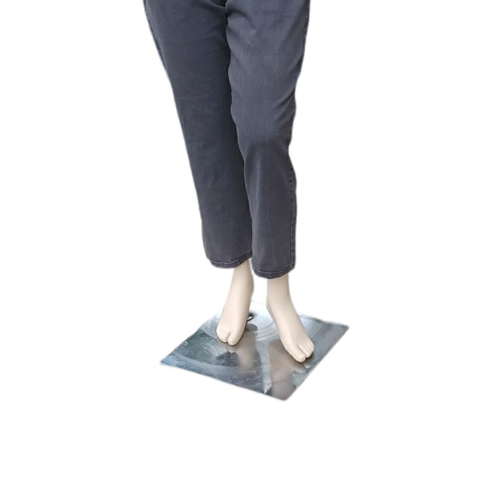 51705..Gloria Vanderbilt Tapered Leg Jeans Size 16, W32" 26"Inseam  11"Rise