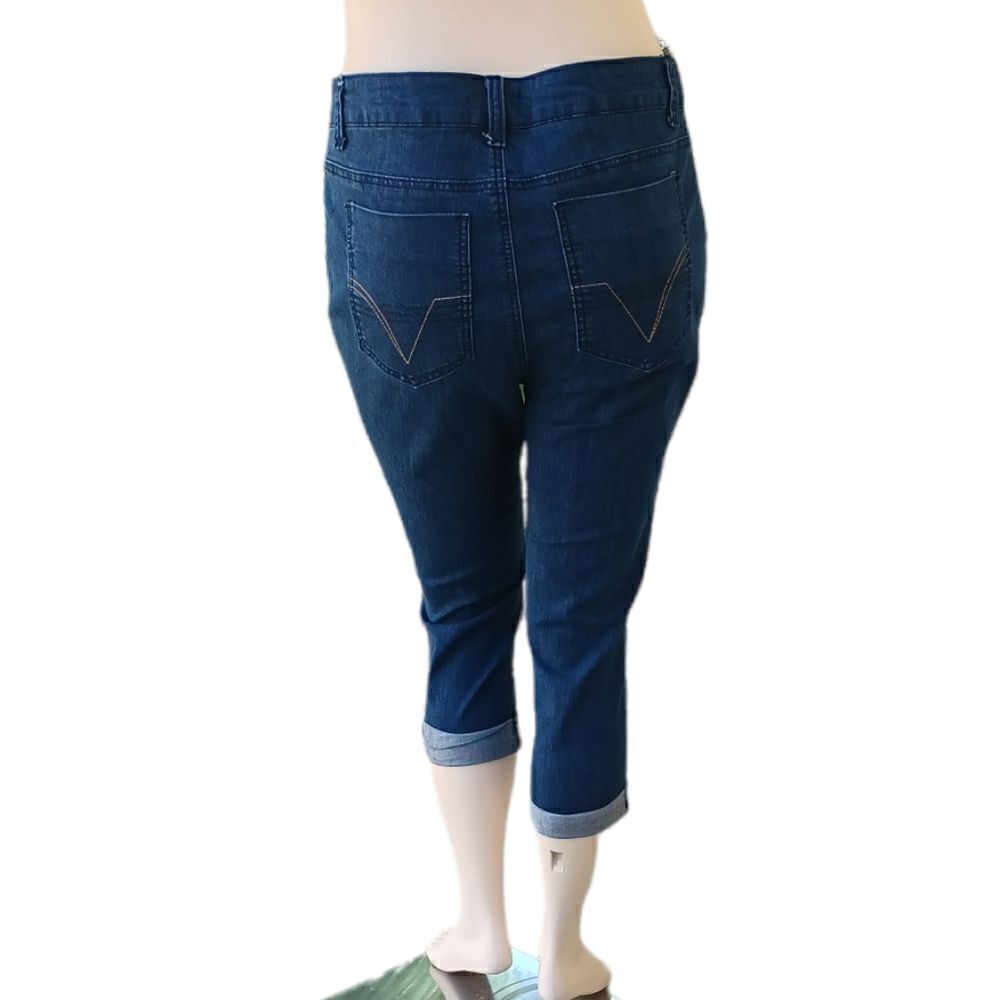 545219...Forever 21 Crop Jeans Size 14