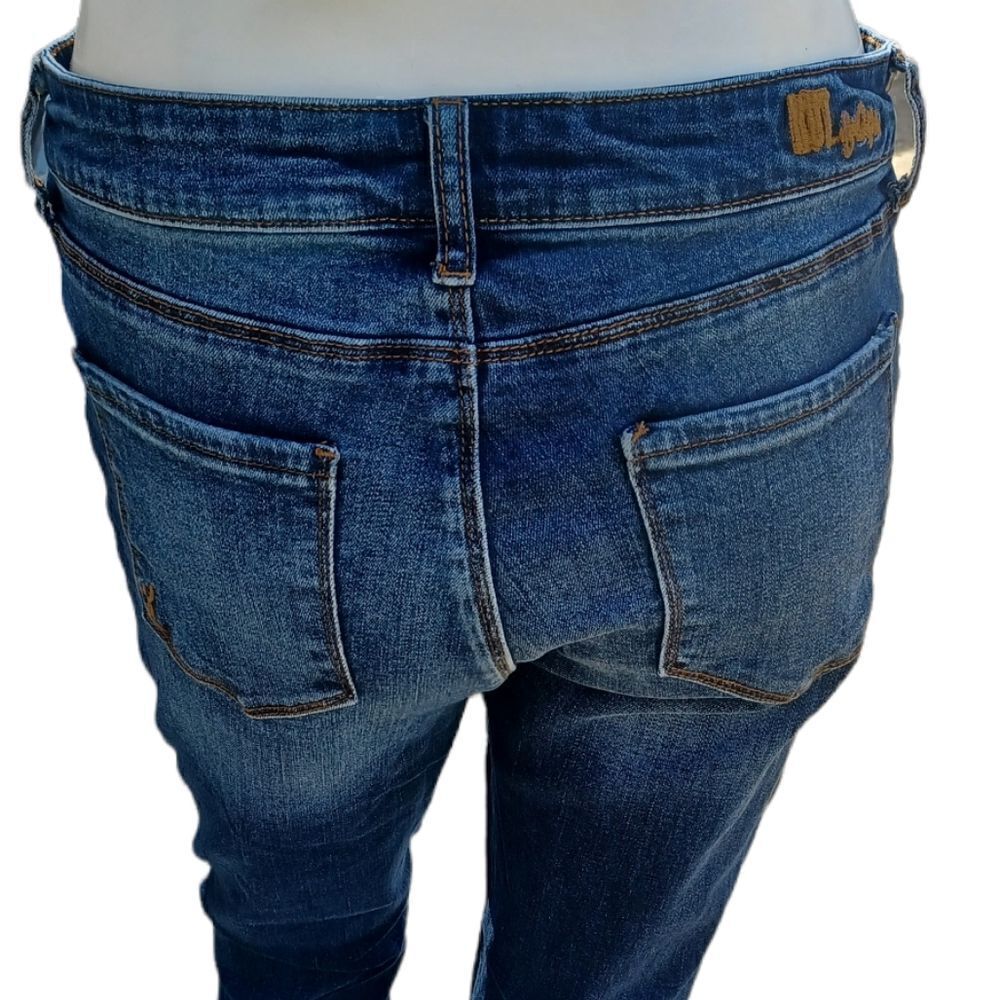 568421.....Kut from the Kloth Ankle Straight Size 4, W28" 26"Inseam  9"Rise