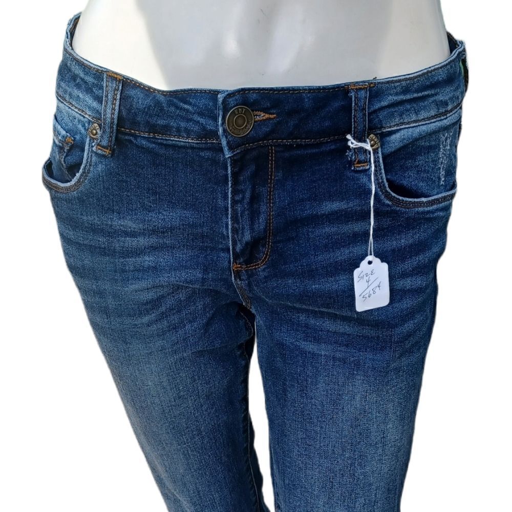 568421.....Kut from the Kloth Ankle Straight Size 4, W28" 26"Inseam  9"Rise