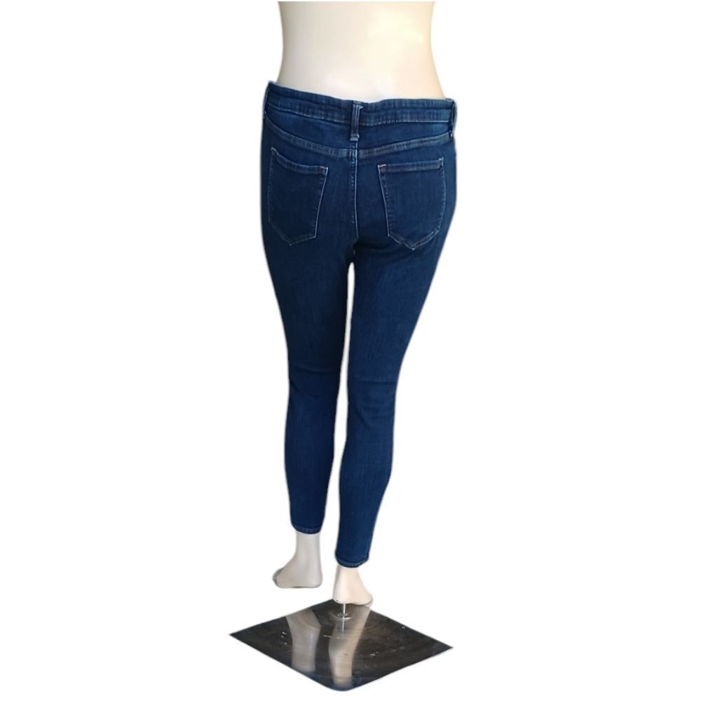 5035.....GAP Legging Jeans Size 32 Regular, 27" Inseam 9" Rise