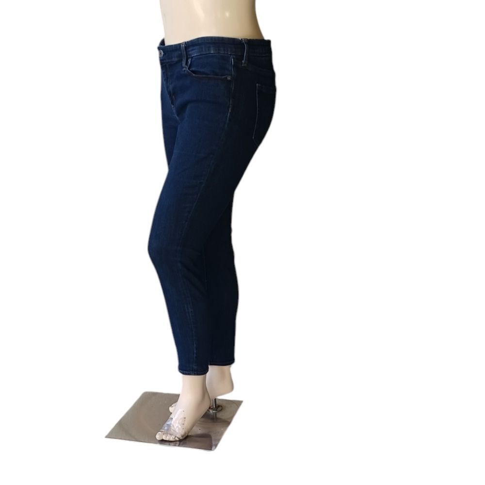 5035.....GAP Legging Jeans Size 32 Regular, 27" Inseam 9" Rise