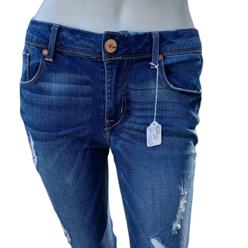 579625...1822 Denim Crop Jeans Size 6, W30", 18" Inseam, 8 1/2"Rise
