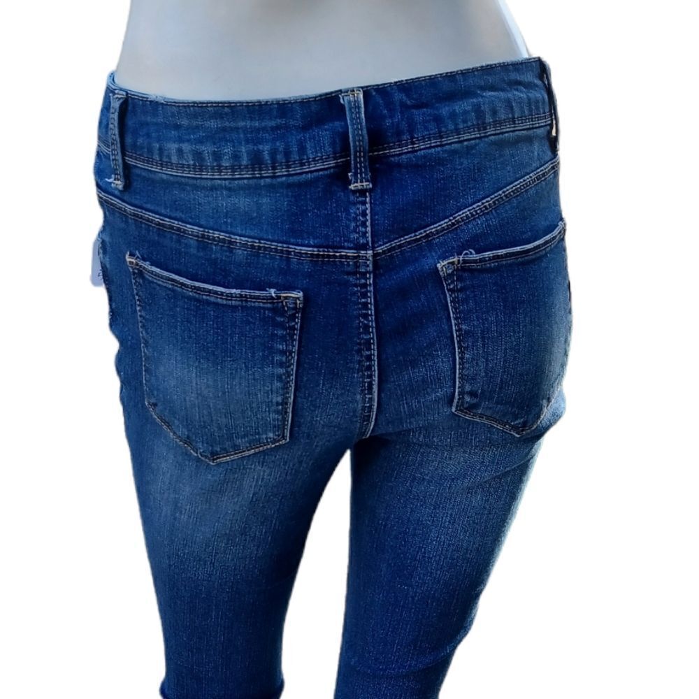 579625...1822 Denim Crop Jeans Size 6, W30", 18" Inseam, 8 1/2"Rise