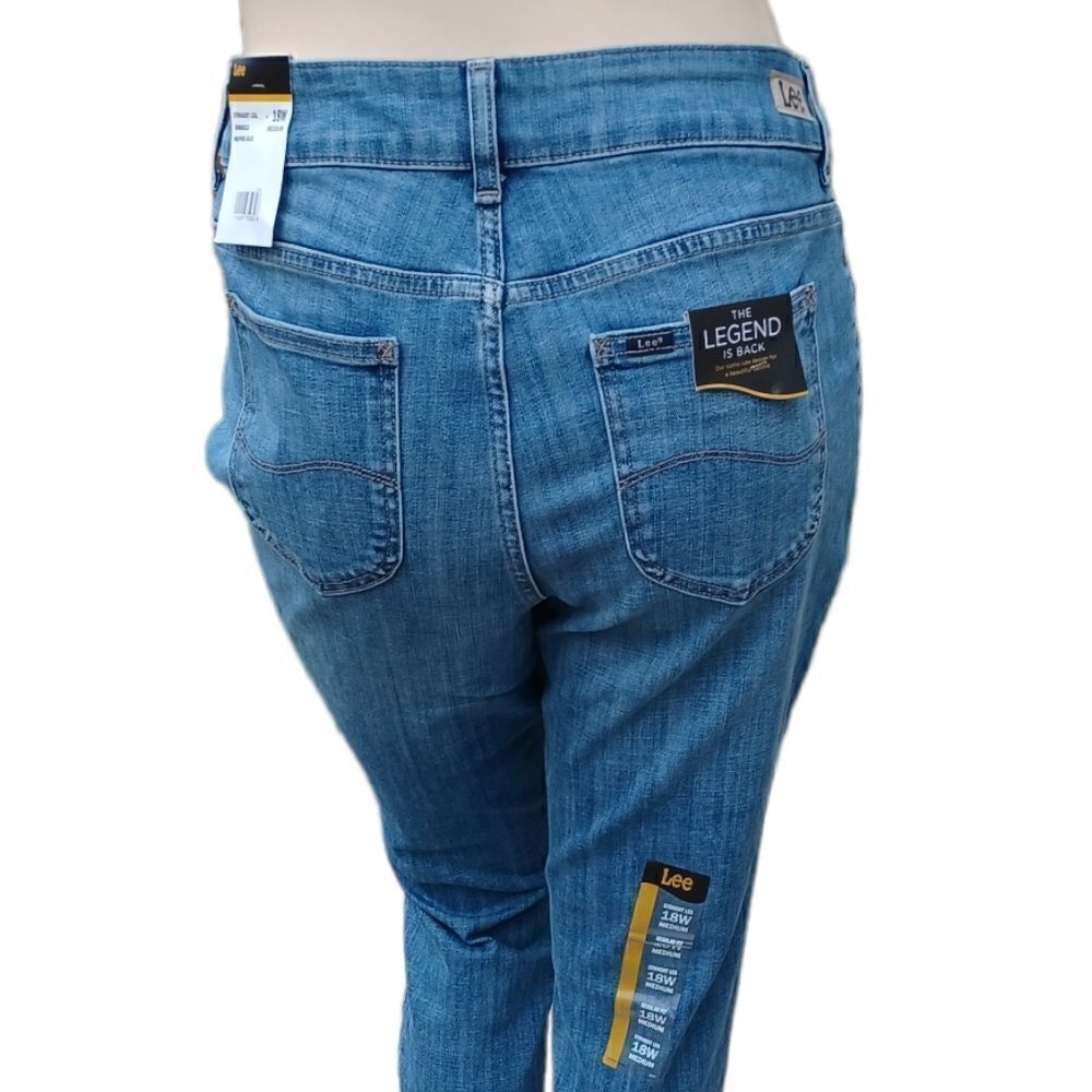 536328....Lee Straight Leg, Mid Rise Jeans 18W, 10P