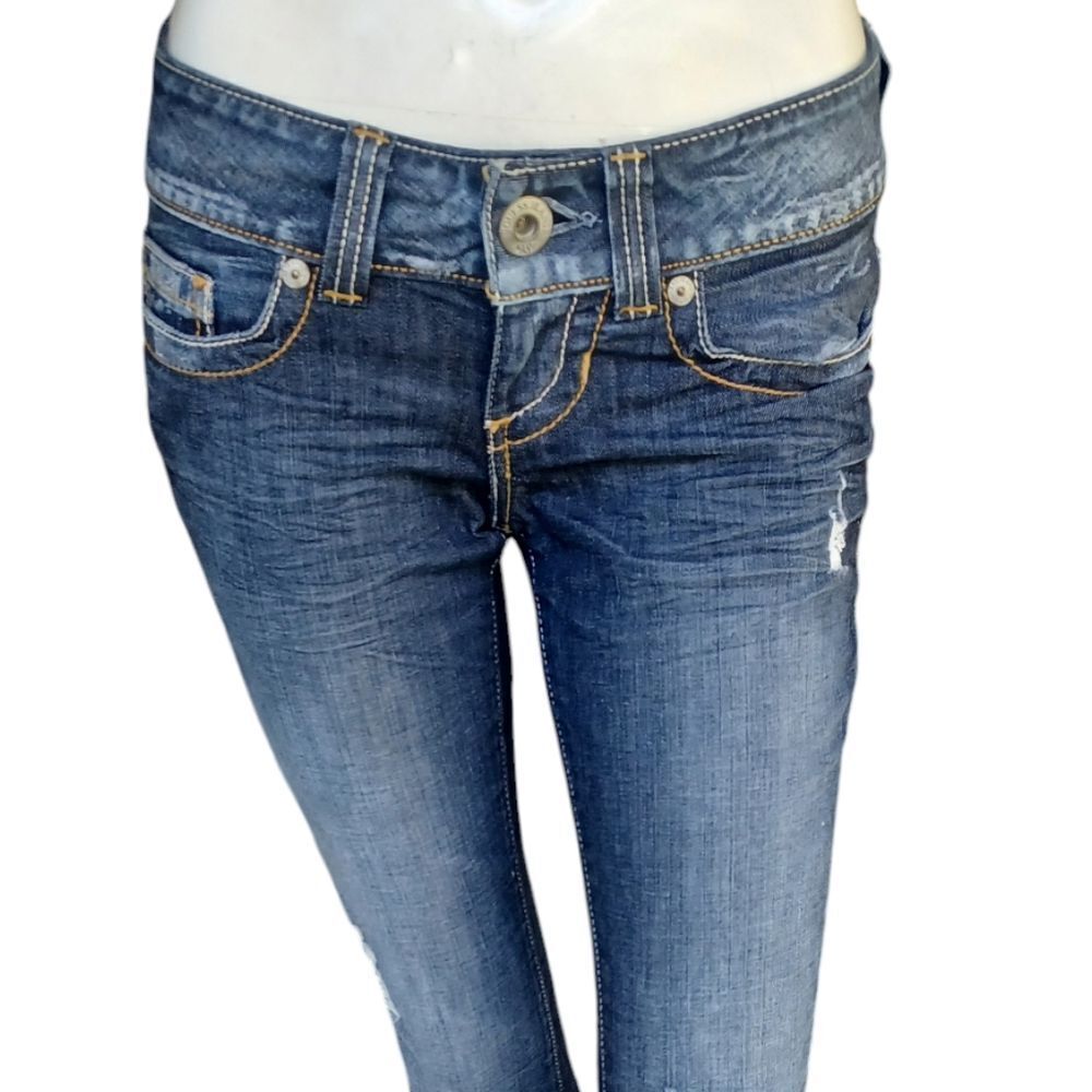 8100....Guess Jeans Daredevil Bootcut Size 26, 28" Inseam 6" Rise