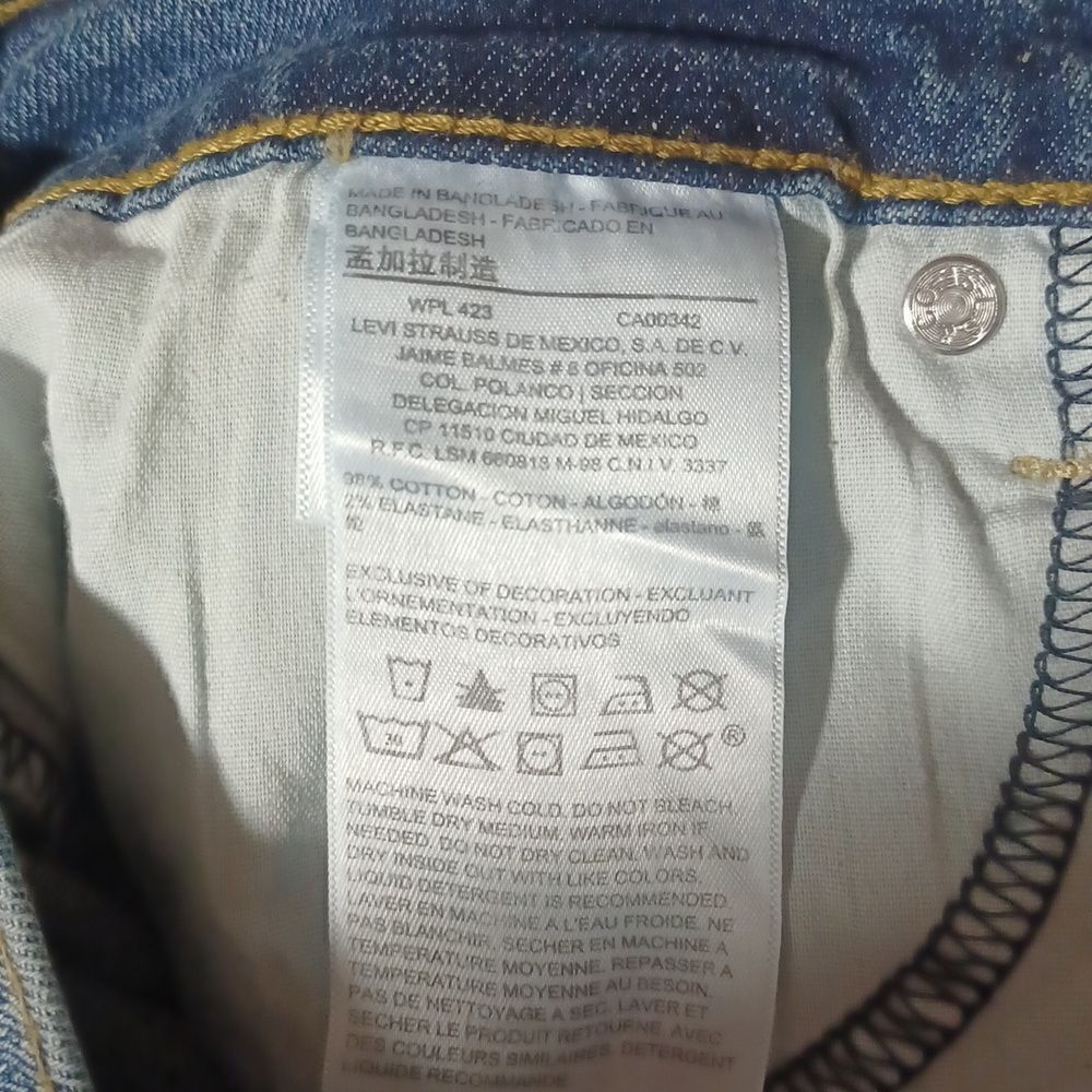 588528.....Denizen By Levi's High Rise Vintage Slim Jeans Size 12/13