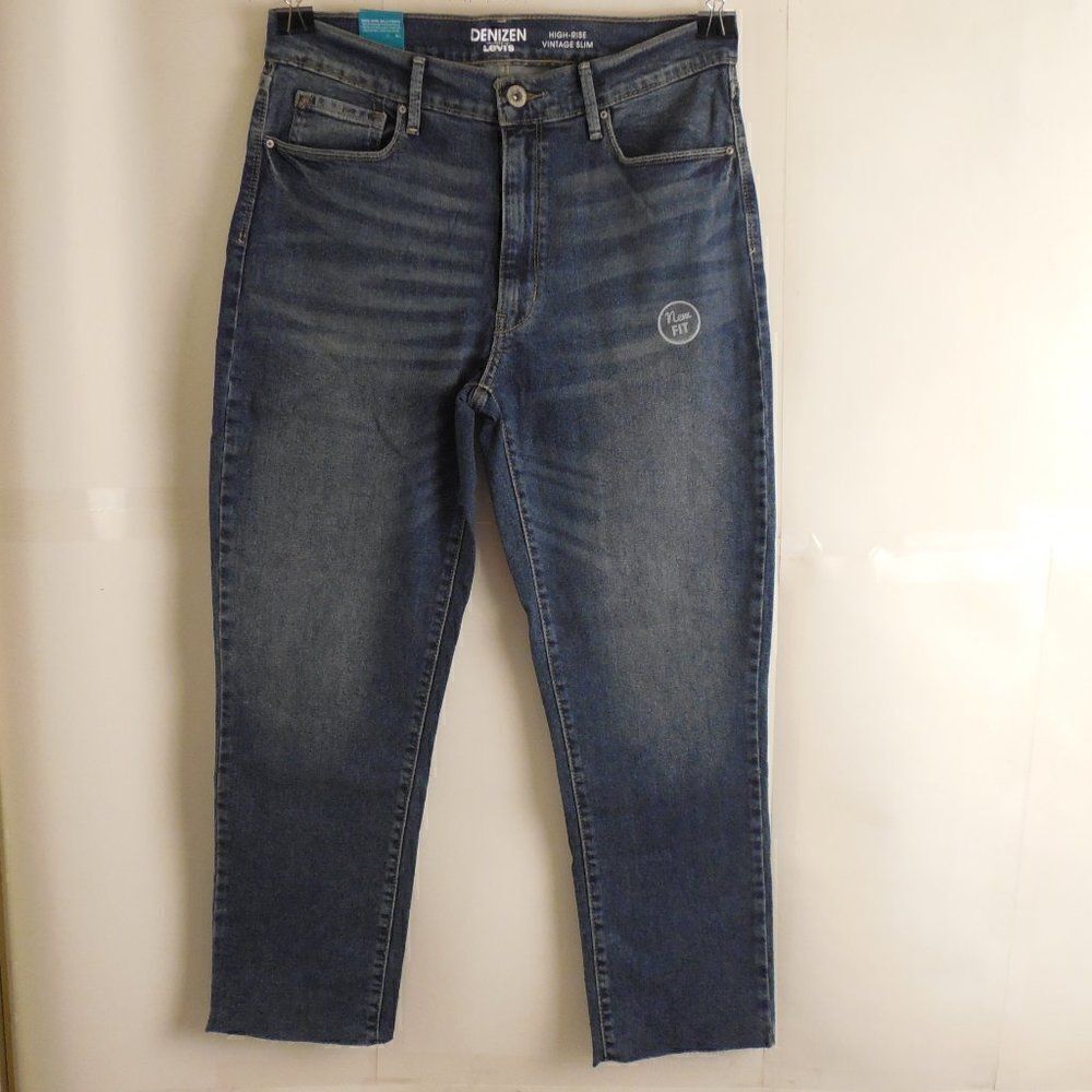 588528.....Denizen By Levi's High Rise Vintage Slim Jeans Size 12/13