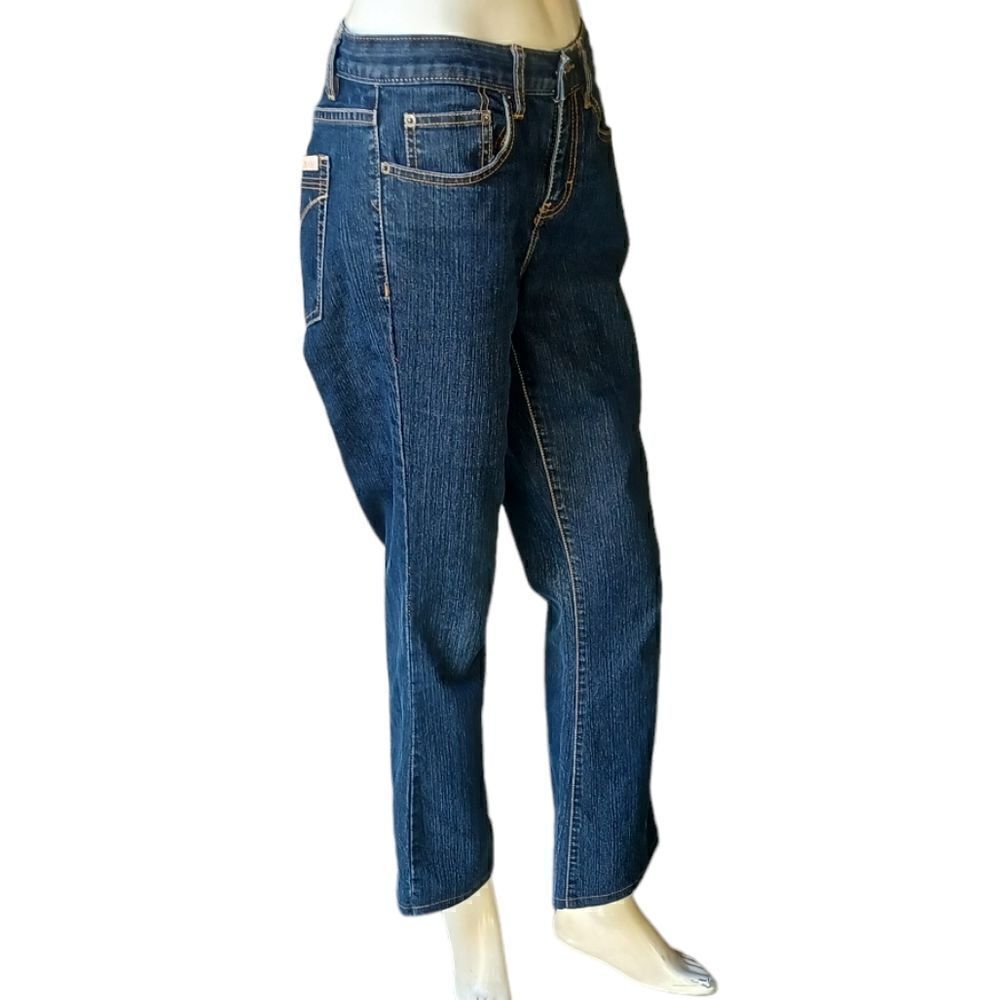 685245....Calvin Klein Bootcut Jeans Size 6, 29" Waist, 27" Inseam 8 1/2" Rise