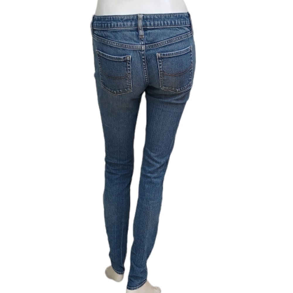 10422...Bullhead Super Skinny Jeans Size 3L, 28" Waist 32" Inseam 7" Rise