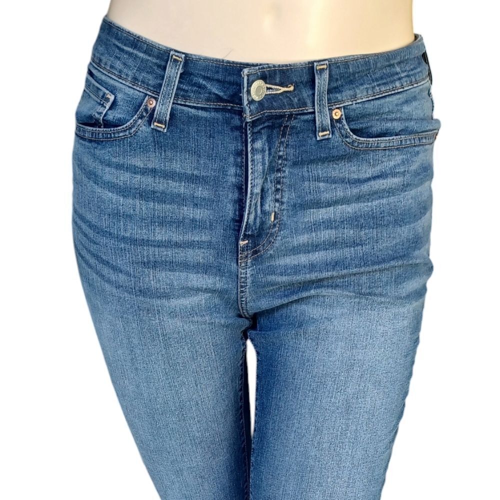 5031....Signature Levi Strauss Mid-Rise Boyfriend Jeans Size 10/30 10"Rise