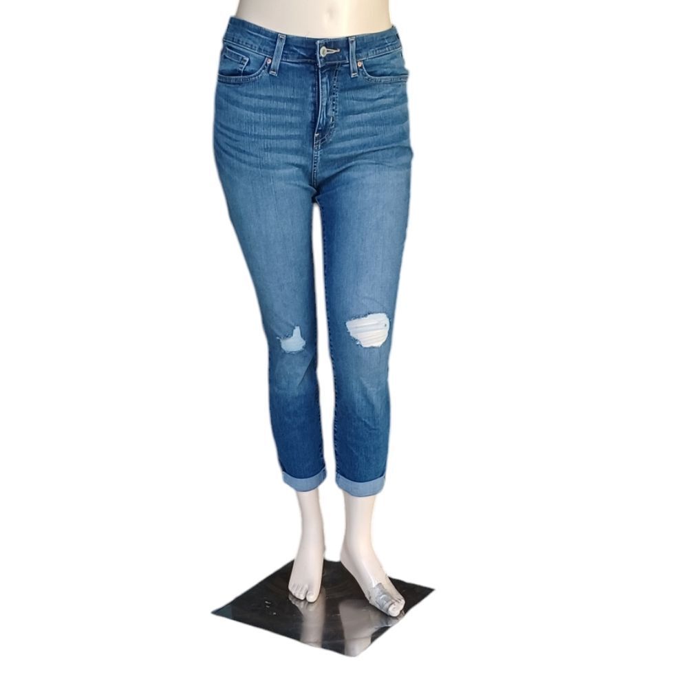 5031....Signature Levi Strauss Mid-Rise Boyfriend Jeans Size 10/30 10"Rise