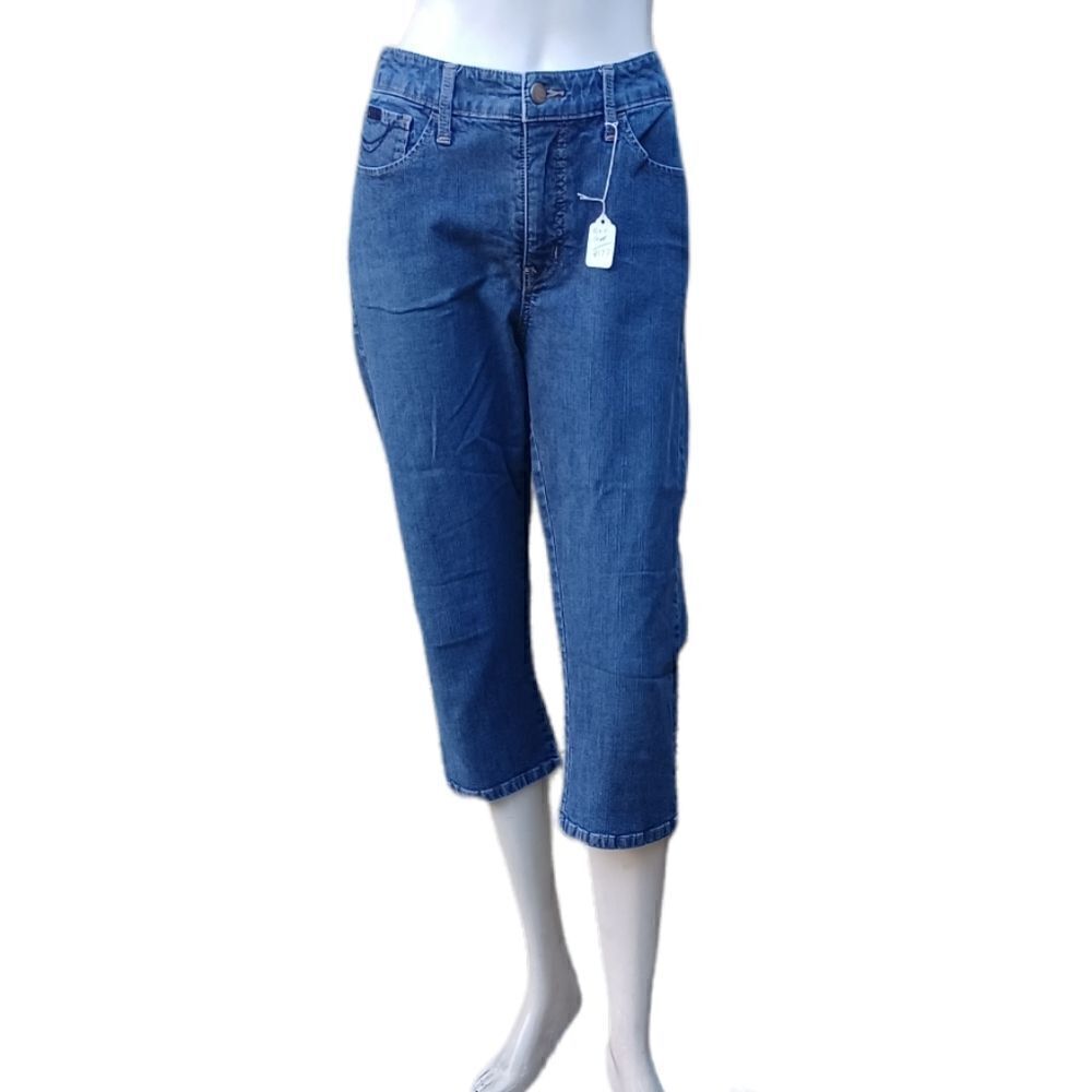 417713.....Lee Crop Jeans Size 12M, W29" 18"Inseam 9"Rise