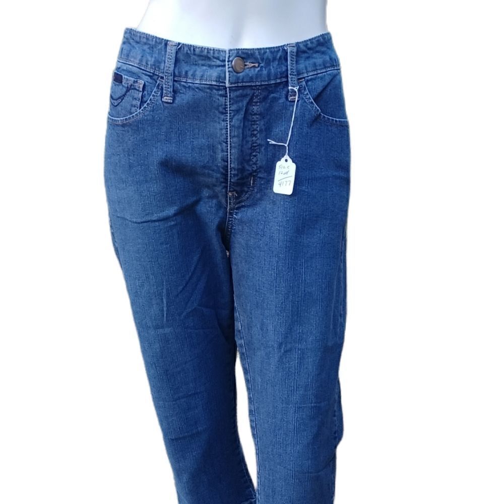 417713.....Lee Crop Jeans Size 12M, W29" 18"Inseam 9"Rise