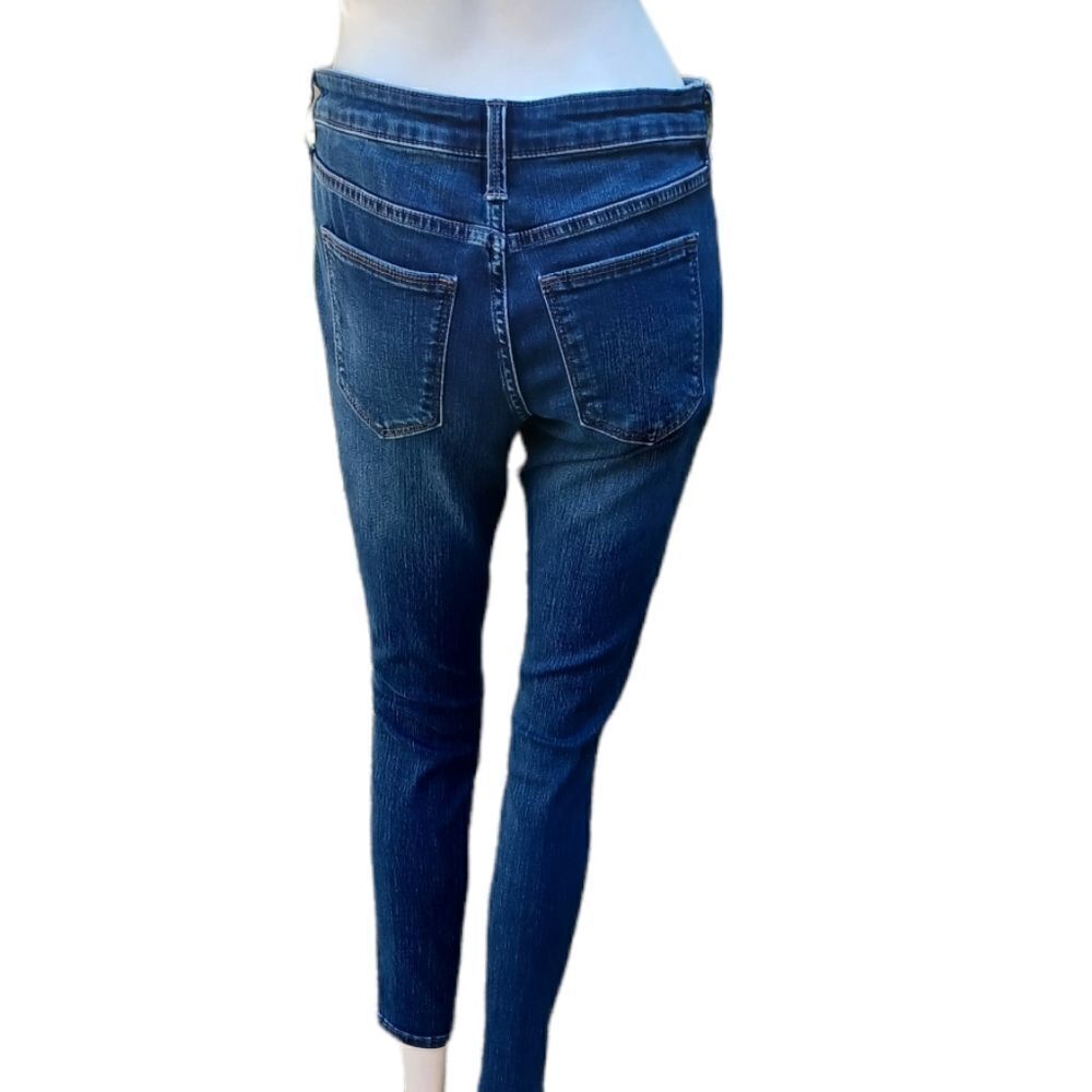 620424....Universal Thread Skinny Jeans Size 4/27, 27" 8" Rise