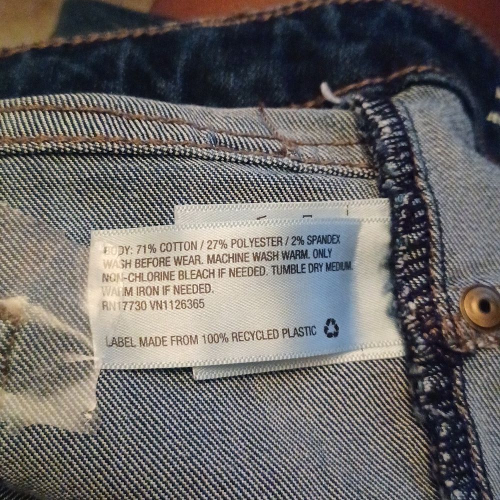 620424....Universal Thread Skinny Jeans Size 4/27, 27" 8" Rise