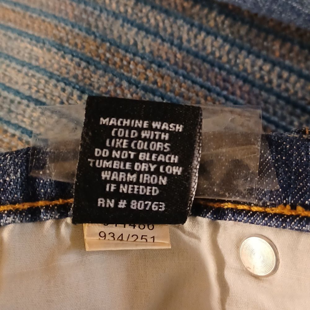 584447....... London Jean Bootcut Size 14, W34" 27"Inseam  10"Rise