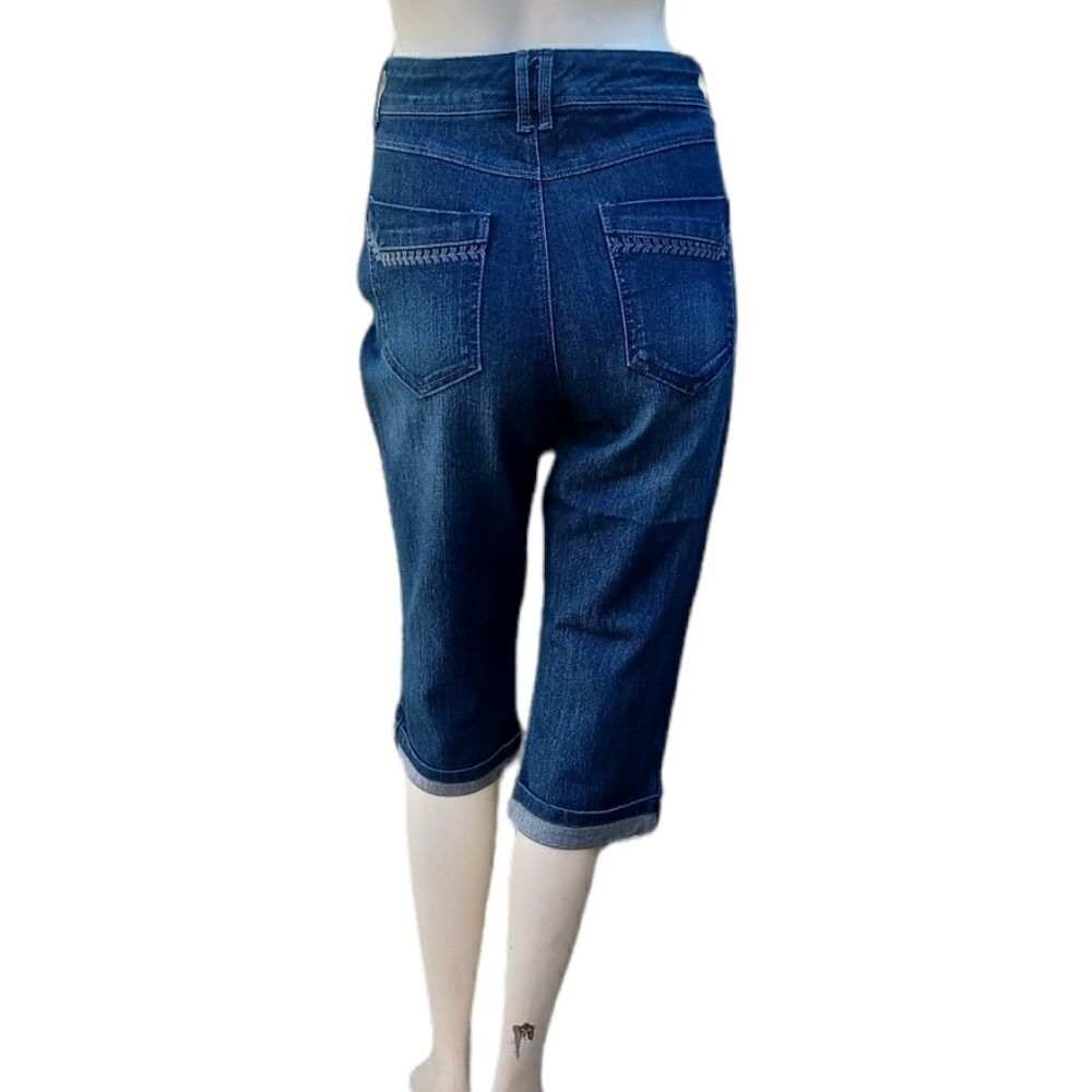 580634..Gloria Vanderbilt Crop Jeans Size 4, 33"W, 16" Inseam 10"Rise